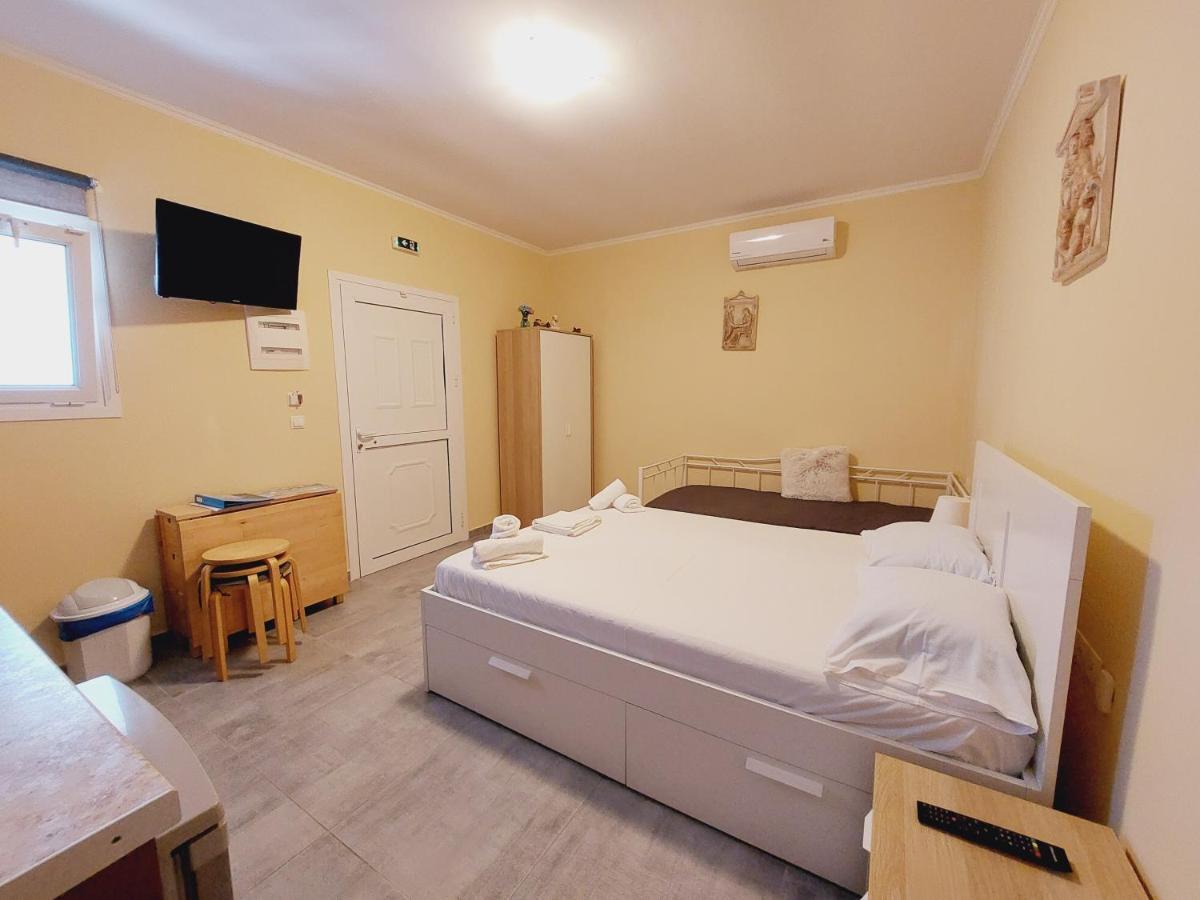 George Studios 1 Ypsos Zewnętrze zdjęcie